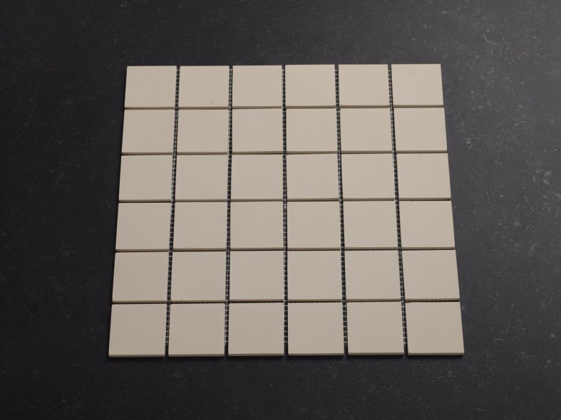 modernes Mosaik 5 x 5 cm off-white