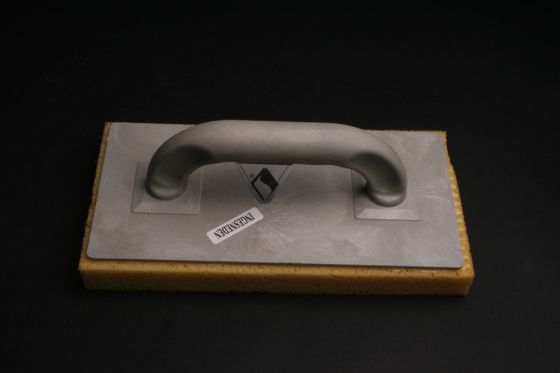 Schwamm-Board mit eingeritzten Schwamm