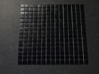 Mosaik schwarz 2 x 2 cm. Netz